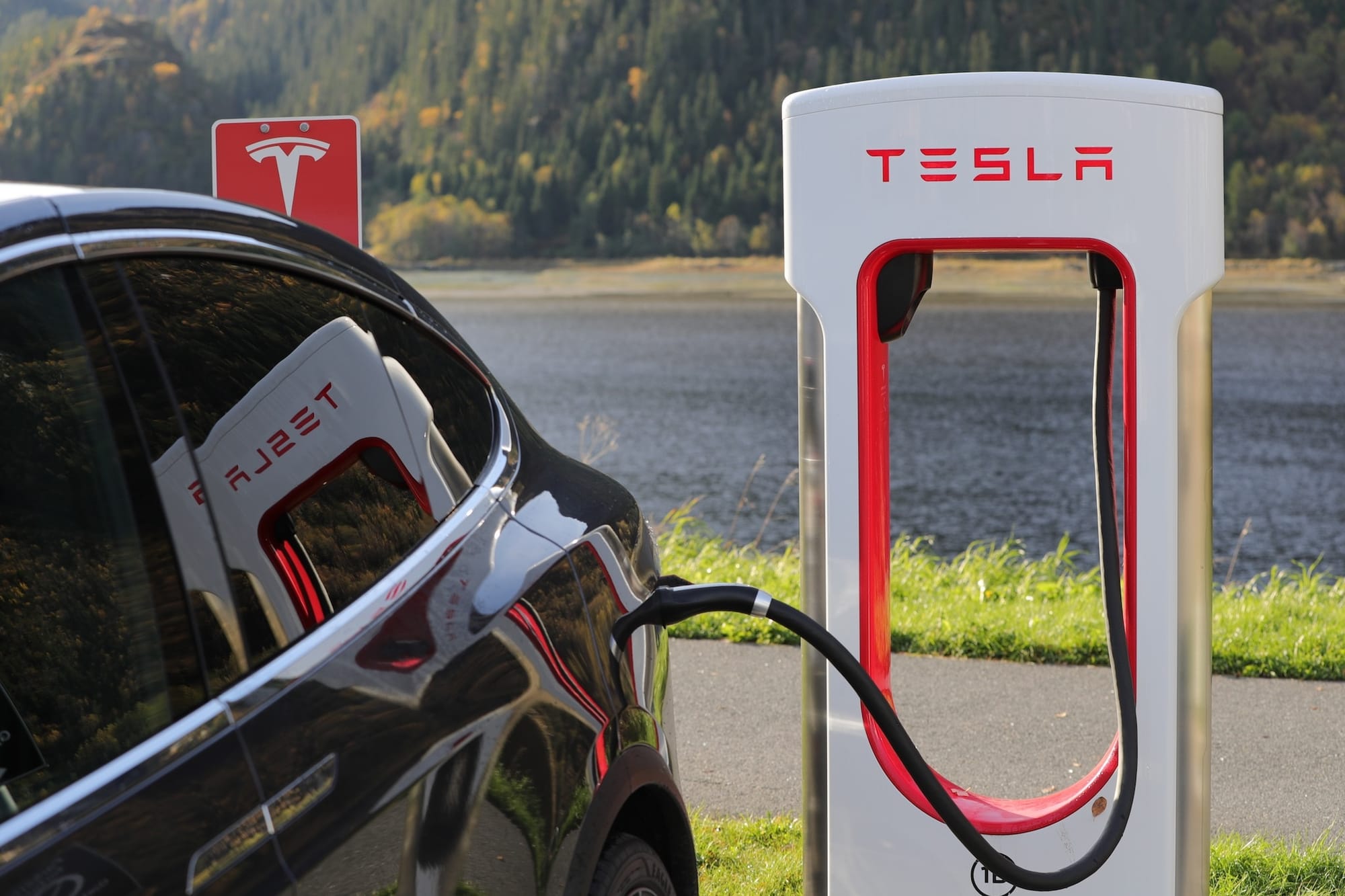 Steering the Marstek Venus D with Homeassistant while your EV charges with a go-e Wallbox